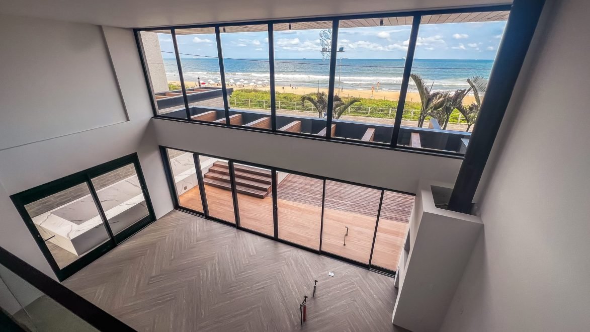 Apartamento Garden (Diferenciado) com 4 dormitórios (sendo 4 suítes) à venda em Itajaí – Praia Brava, Itajaí com 345 m²