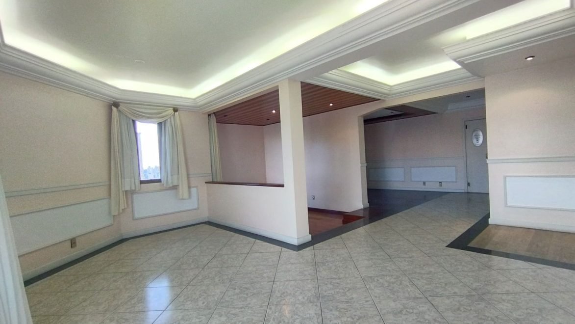 Cobertura com 6 dormitórios (sendo 5 suítes) à venda em Itajaí – Centro, Itajaí com 547 m²