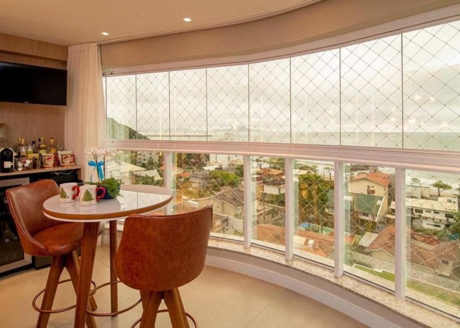 Apartamento com 3 dormitórios (sendo 3 suítes) à venda em Itajaí – Praia de Cabeçudas, Itajaí com 130 m²