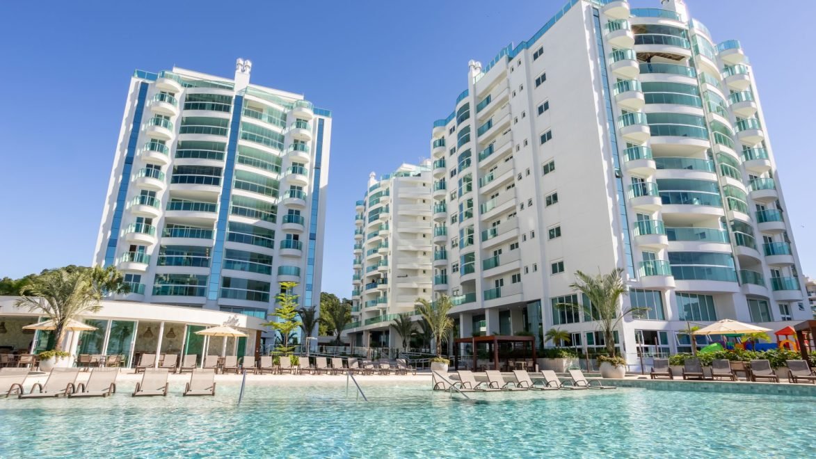 Apartamento com 4 dormitórios (sendo 4 suítes) à venda em Itajaí – Praia Brava, Itajaí com 180 m²