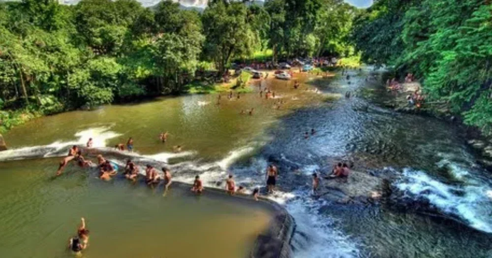 Praia de água doce em Schroeder: um refúgio no verão