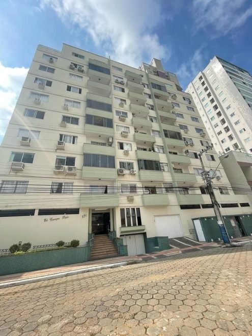 Cobertura com 4 dormitórios (sendo 2 suítes) à venda em Balneário Camboriú – Centro com 205 m²