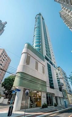 Apartamento com 3 dormitórios (sendo 3 suítes) à venda em Balneário Camboriú – Centro com 137 m²