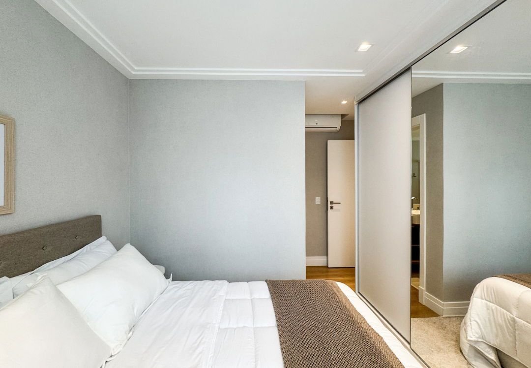 Apartamento com 4 dormitórios (sendo 2 suítes) à venda em Balneário Camboriú – Centro, Balneário Camboriú com 131 m²