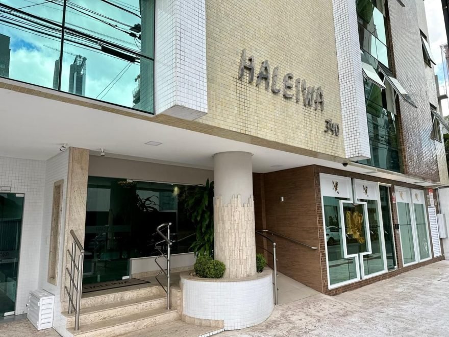 Apartamento com 3 dormitórios (sendo 1 suíte) à venda em Balneário Camboriú – Centro com 121 m²