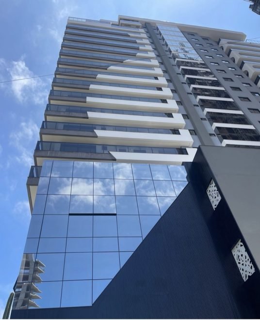 Serenity Tower – Duplex com 3 dormitórios (sendo 3 suítes) à venda em Itajaí – Fazenda com 177 m²