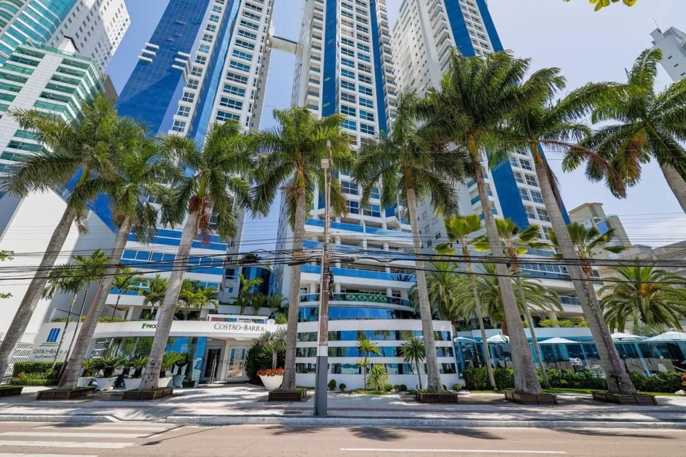 Apartamento Garden com 4 dormitórios (sendo 4 suítes) à venda em Balneário Camboriú – Centro com 288 m²