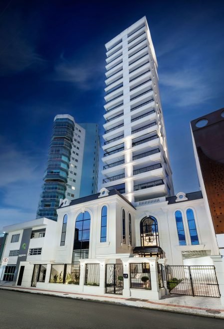 L’Acqua Residence – Apartamento Garden com 3 dormitórios (sendo 3 suítes) à venda em Itajaí – Centro com 343 m²