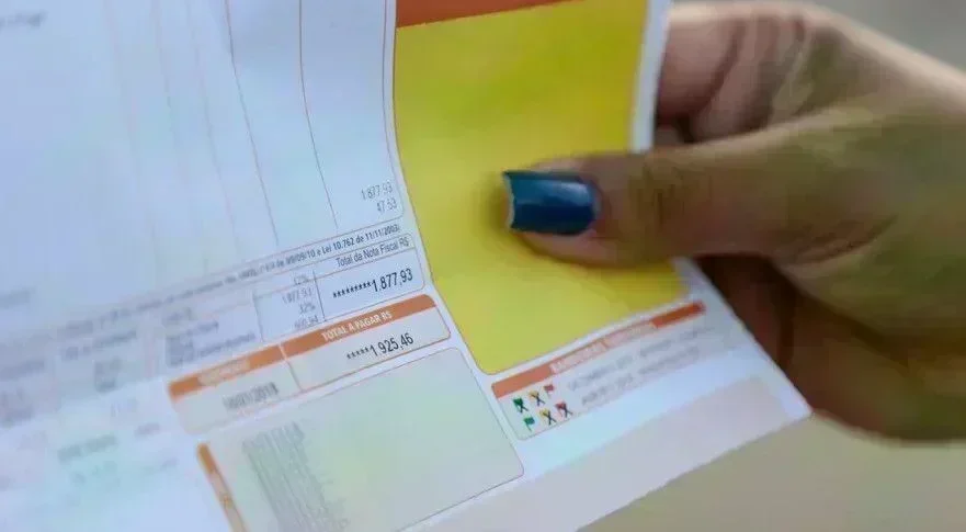 Aneel projeta reajuste de 7% na conta de luz até 2025