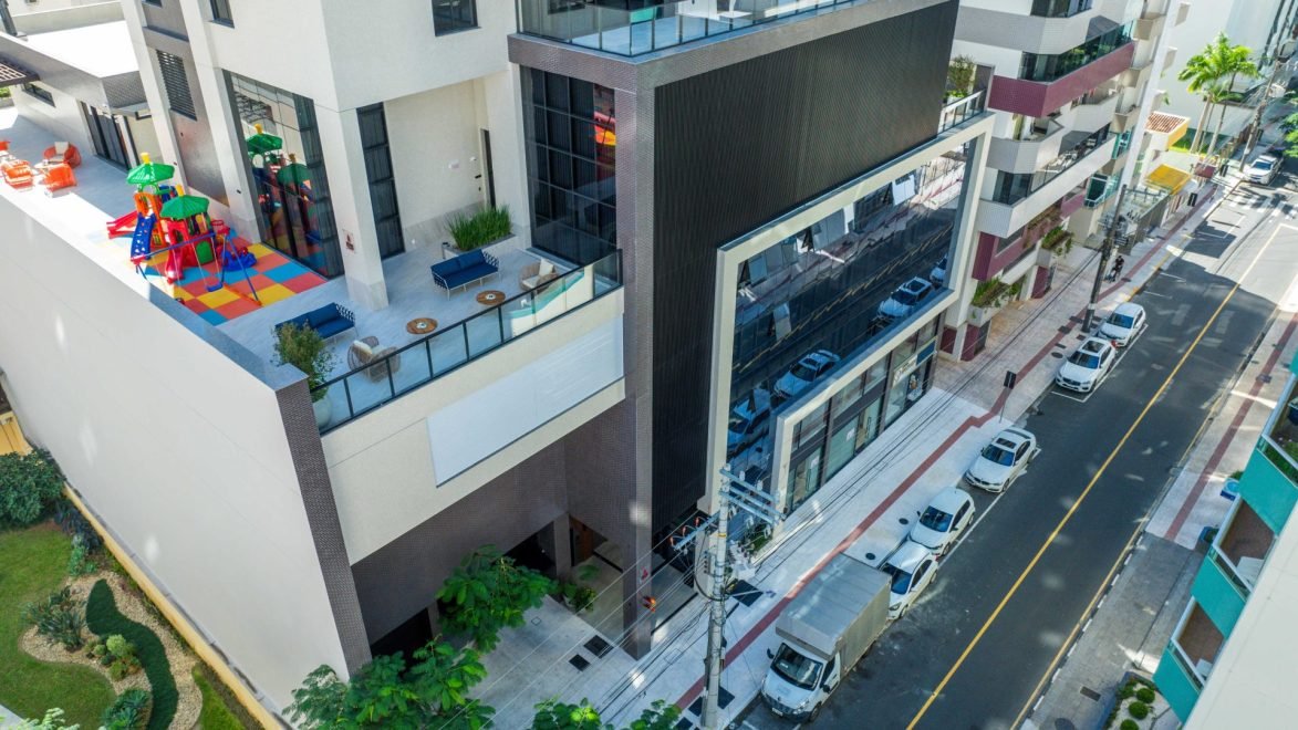 Apartamento com 4 dormitórios (sendo 2 suítes) à venda em Balneário Camboriú – Centro, Balneário Camboriú com 137 m²