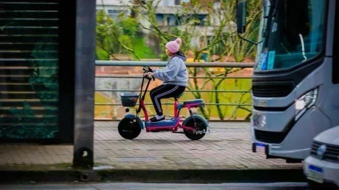 Blumenau regulamenta ciclomotores e bicicletas elétricas