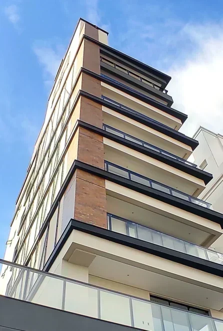 Brava22 – Duplex com 3 dormitórios (sendo 3 suítes) à venda em Itajaí – Praia Brava com 181 m²