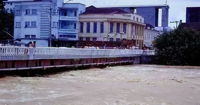 Brusque: 47 anos de transformação após a enchente