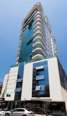 Apartamento com 3 dormitórios (sendo 3 suítes) à venda em Balneário Camboriú – Centro com 142 m²