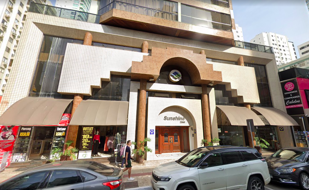 Apartamento com 3 dormitórios (sendo 3 suítes) à venda em Balneário Camboriú – Centro com 184 m²