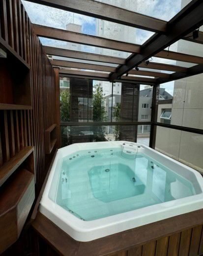 Apartamento Garden com 3 dormitórios (sendo 3 suítes) à venda em Balneário Camboriú – Centro com 352 m²