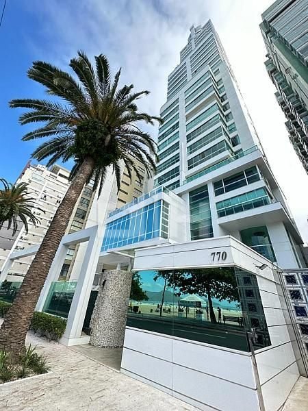 Apartamento com 3 dormitórios (sendo 3 suítes) à venda em Balneário Camboriú – Centro com 316 m²