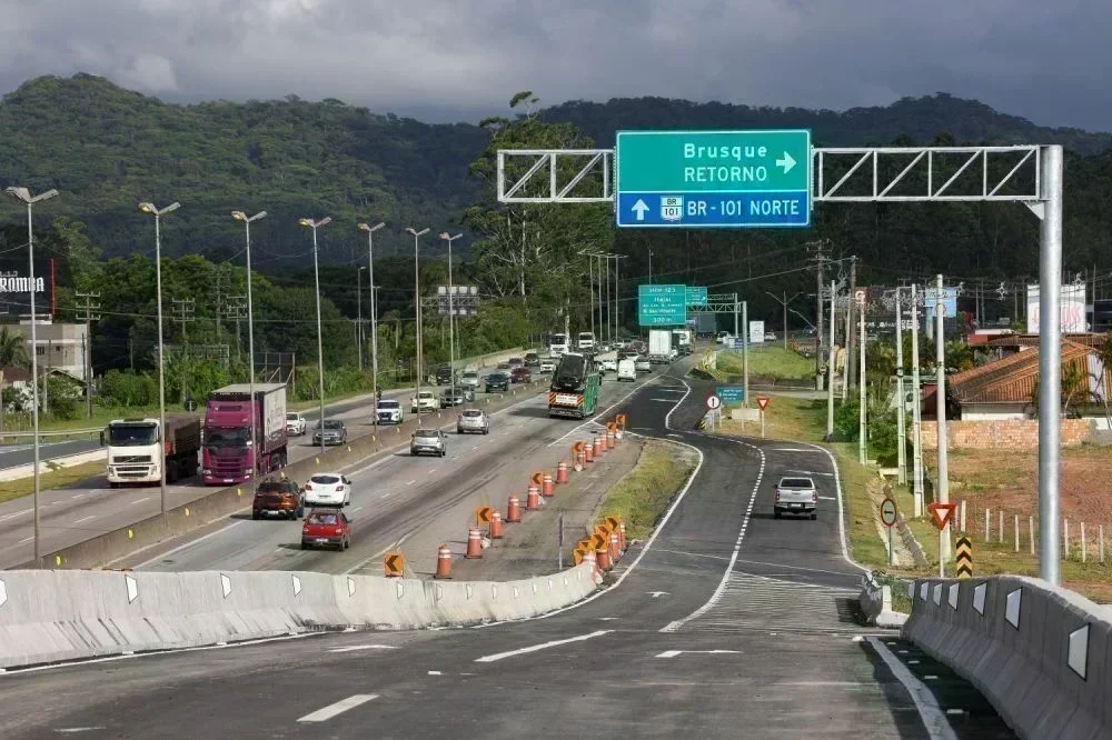 Elevado na SC-486 melhora acesso à BR-101 em Itajaí