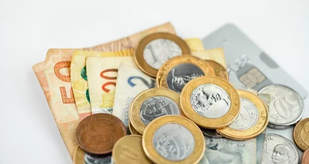 Empresas aceleram pagamento de dividendos antes da taxação