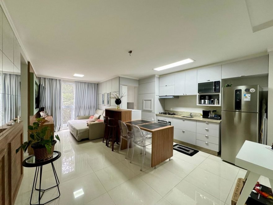 Apartamento com 2 dormitórios (sendo 1 suíte) à venda em Balneário Camboriú – Nações com 62 m²