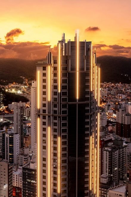 Apartamento com 4 dormitórios (sendo 4 suítes) à venda em Balneário Camboriú – Centro com 182 m²