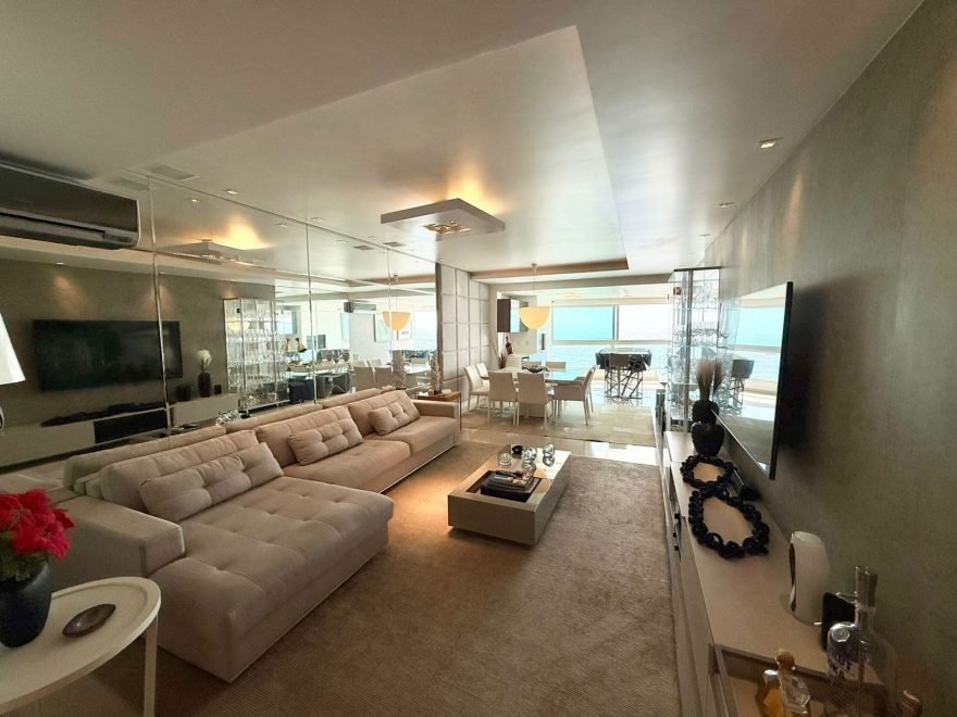 Apartamento com 4 dormitórios (sendo 4 suítes) à venda em Balneário Camboriú – Centro com 219 m²