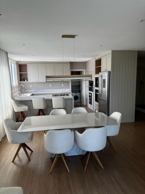 Apartamento com 3 dormitórios (sendo 3 suítes) à venda em Balneário Camboriú – Centro com 130 m²