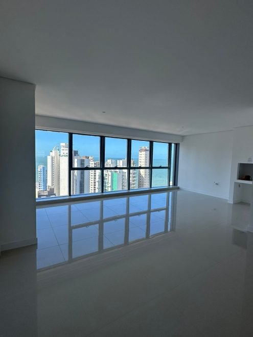 Apartamento com 4 dormitórios (sendo 4 suítes) à venda em Balneário Camboriú – Centro, Balneário Camboriú com 165 m²