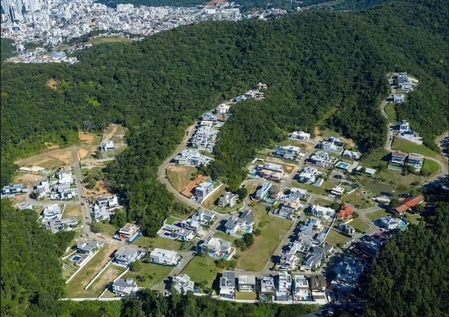 Casa com 4 dormitórios (sendo 4 suítes) à venda em Balneário Camboriú – Ariribá com 375 m²