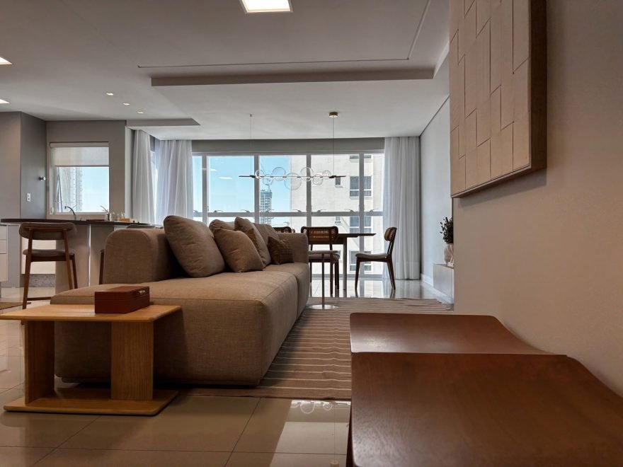 Apartamento com 3 dormitórios (sendo 3 suítes) à venda em Balneário Camboriú – Centro com 129 m²