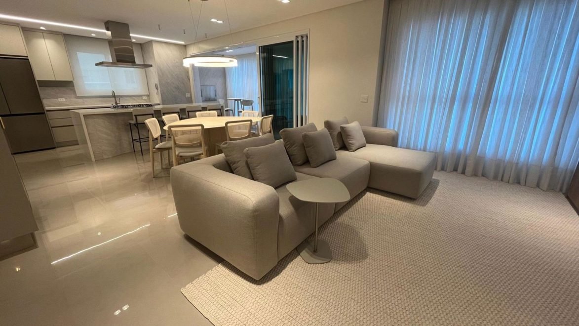 Apartamento com 4 dormitórios (sendo 4 suítes) à venda em Balneário Camboriú – Pioneiros com 160 m²