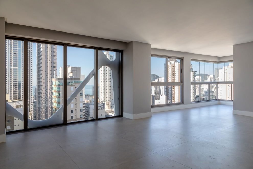 Apartamento com 4 dormitórios (sendo 4 suítes) à venda em Balneário Camboriú – Centro, Balneário Camboriú com 143 m²