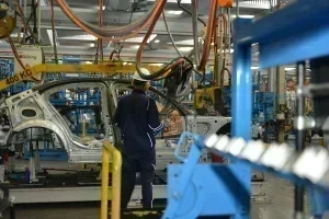 Perspectivas Econômicas: PIB e Inflação até 2028