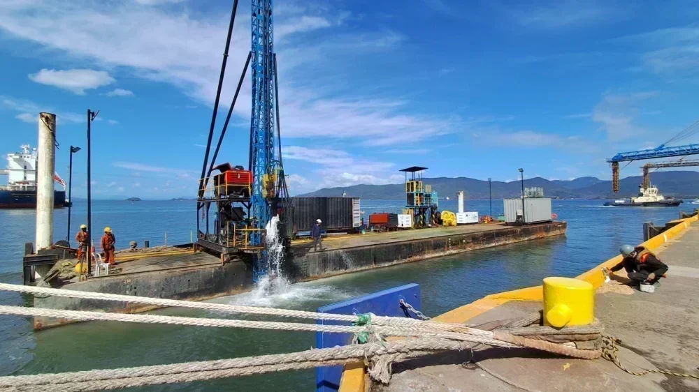 Retomada da derrocagem no Porto de São Francisco
