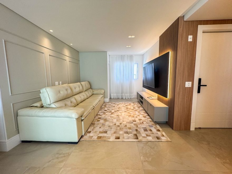 Apartamento com 3 dormitórios (sendo 3 suítes) à venda em Balneário Camboriú – Centro com 130 m²