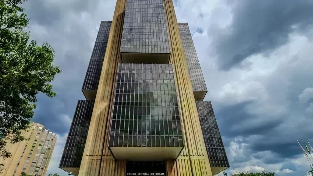 Selic permanece em 15%: O que isso significa para investidores