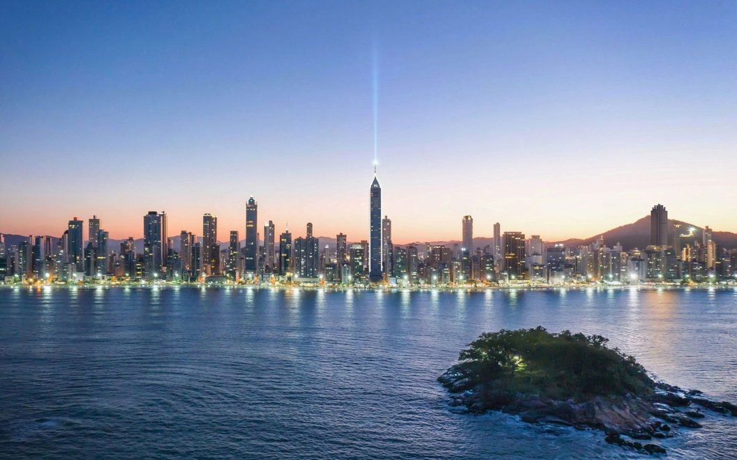 Apartamento com 4 dormitórios (sendo 4 suítes) à venda em Balneário Camboriú – Centro, Balneário Camboriú com 343 m²