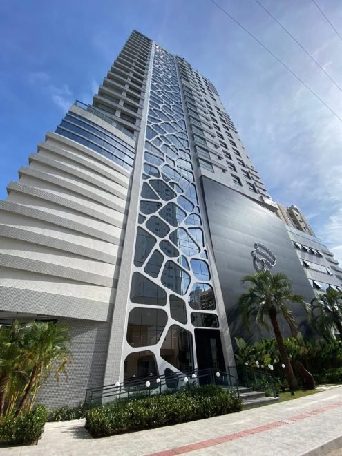 Apartamento com 3 dormitórios (sendo 3 suítes) à venda em Balneário Camboriú – Centro com 122 m²