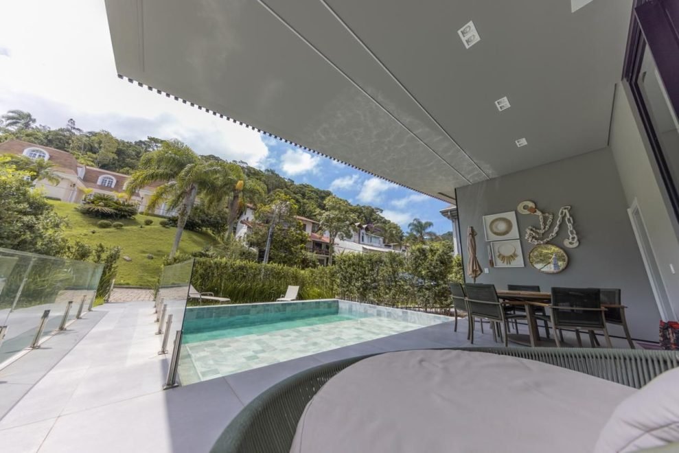 Casa com 4 dormitórios (sendo 4 suítes) à venda em Balneário Camboriú – Centro, Balneário Camboriú com 380 m²