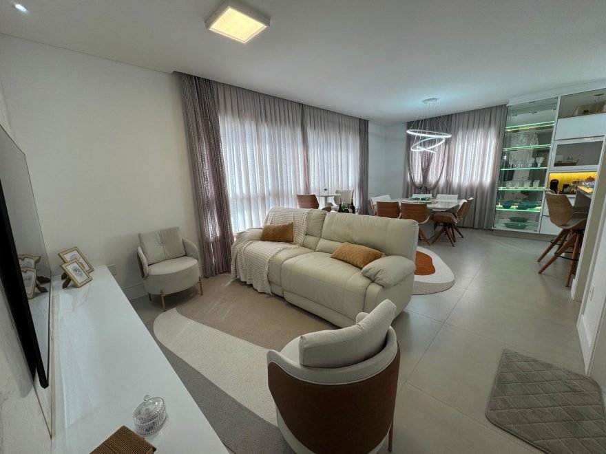 Apartamento com 3 dormitórios (sendo 3 suítes) à venda em Balneário Camboriú – Centro, Balneário Camboriú com 125 m²