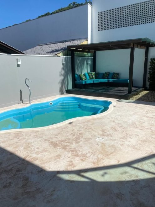 Casa com 6 dormitórios (sendo 5 suítes) à venda em Balneário Camboriú – Estados com 496 m²