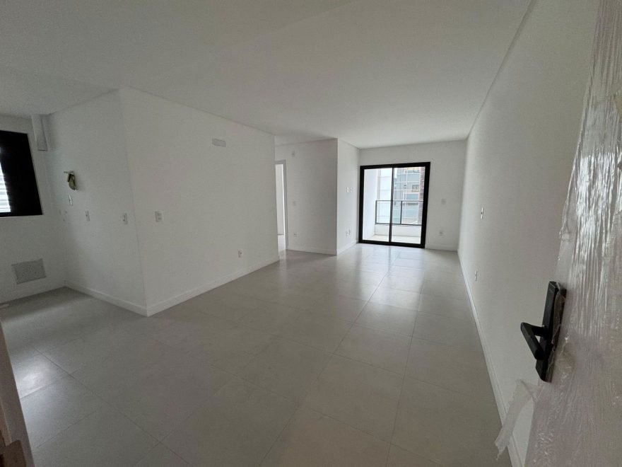 Apartamento com 2 dormitórios (sendo 1 suíte) à venda em Balneário Camboriú – Estados, Balneário Camboriú com 63 m²