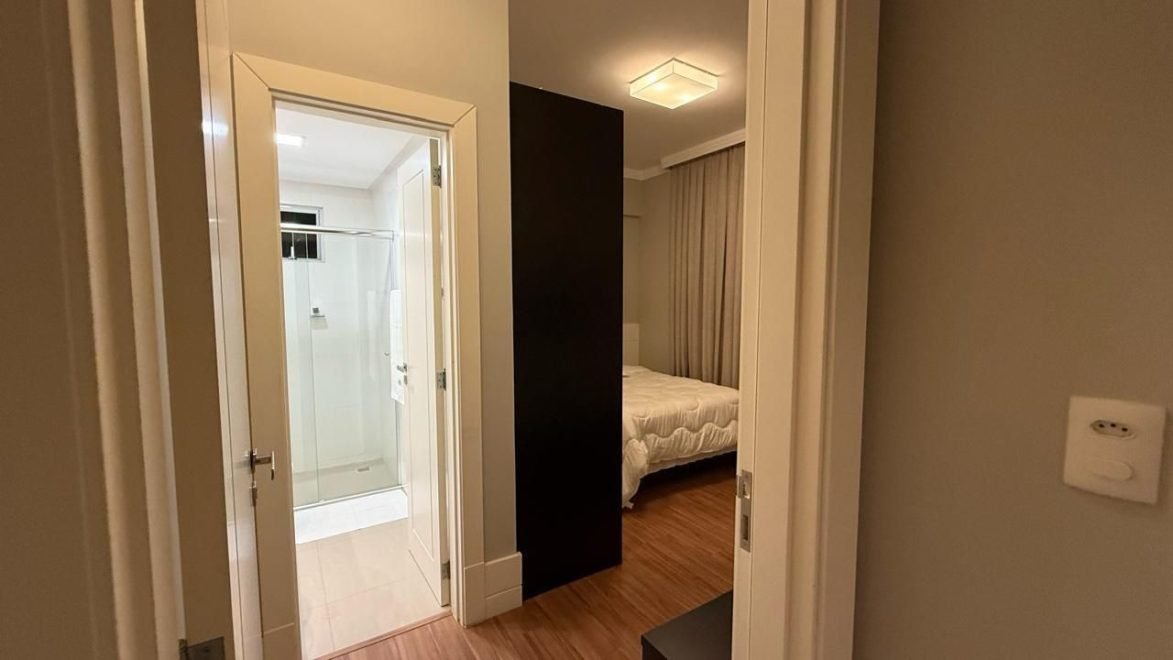 Cobertura com 4 dormitórios (sendo 4 suítes) à venda em Balneário Camboriú – Barra Sul com 300 m²