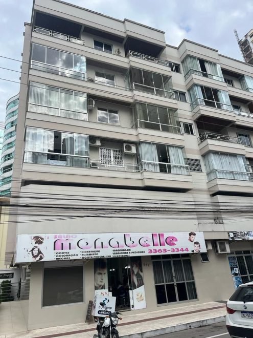 Apartamento com 3 dormitórios (sendo 1 suíte) à venda em Balneário Camboriú – Centro com 140 m²