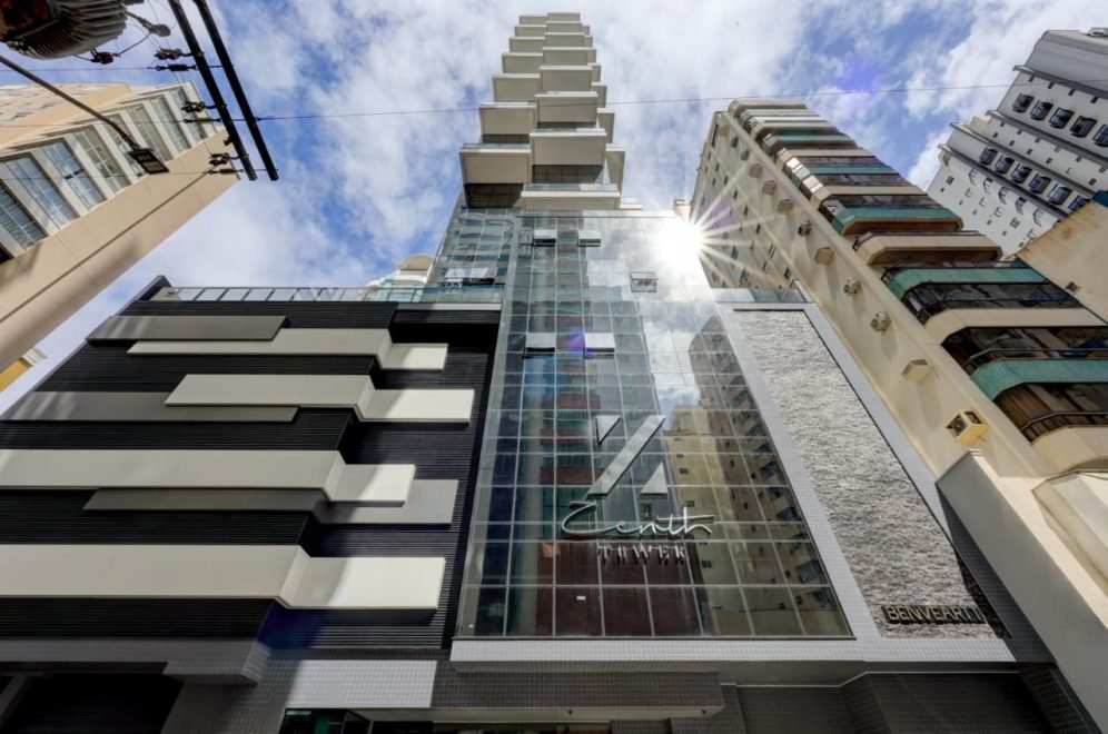 Apartamento com 4 dormitórios (sendo 4 suítes) à venda em Balneário Camboriú – Centro, Balneário Camboriú com 180 m²