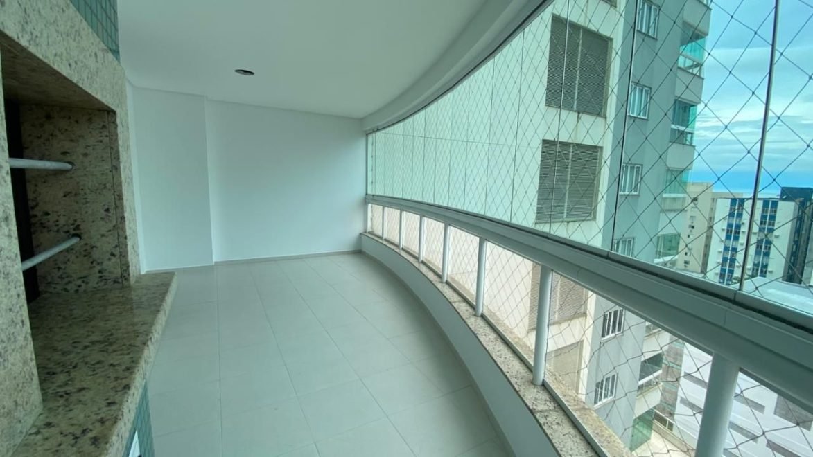 Apartamento com 3 dormitórios (sendo 1 suíte) à venda em Balneário Camboriú – Centro com 138 m²