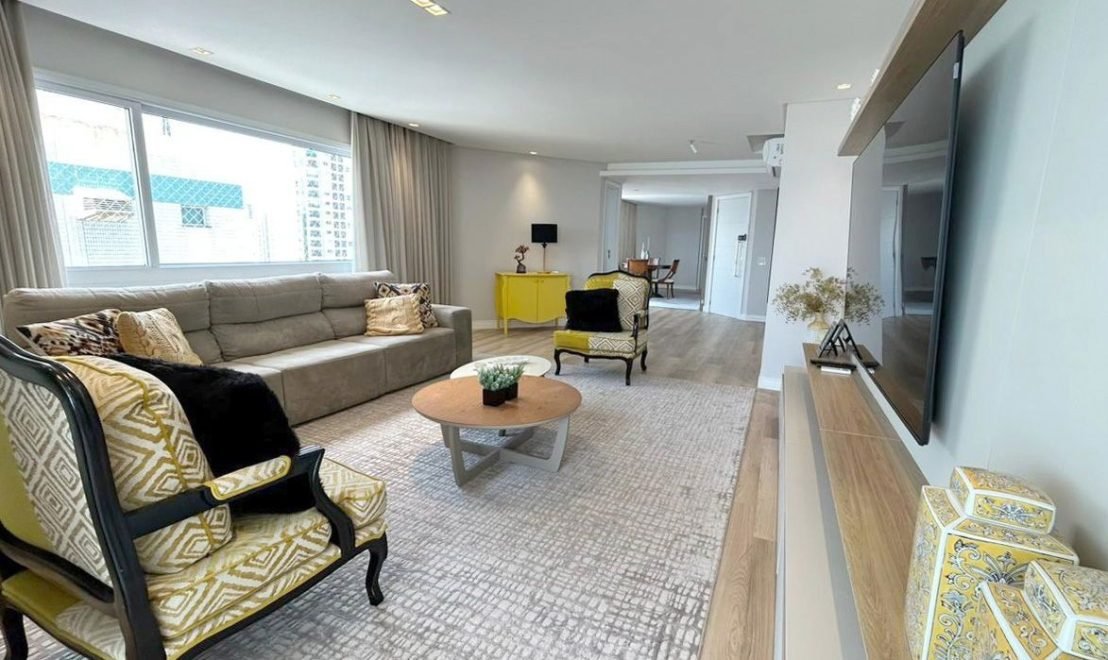 Apartamento com 3 dormitórios (sendo 3 suítes) à venda em Balneário Camboriú – Centro, Balneário Camboriú com 209 m²