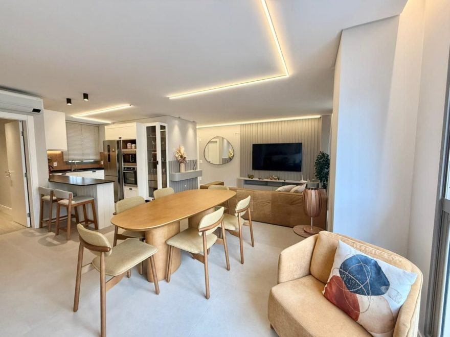 Apartamento com 3 dormitórios (sendo 3 suítes) à venda em Balneário Camboriú – Centro com 122 m²