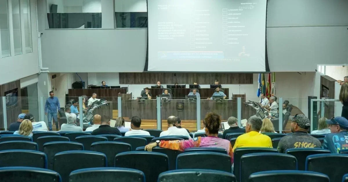 Balneário Camboriú aprova 10 projetos, incluindo 4,18% de aumento salarial e recuperação de R$ 130 milhões