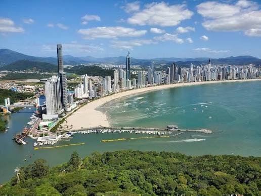 Balneário Camboriú e Itapema: O Novo Padrão de Valorização Imobiliária